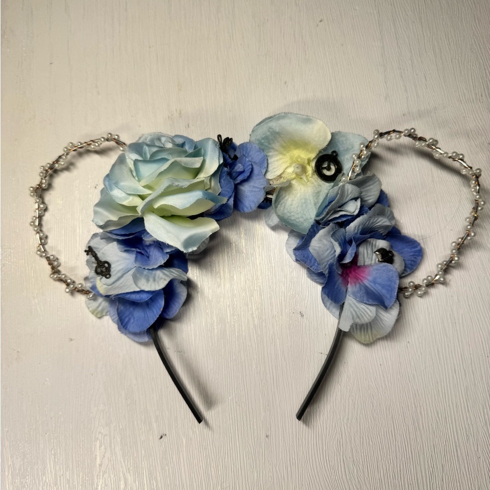 Floral Pearl Wire Headband - Blue & White Flower Ears
